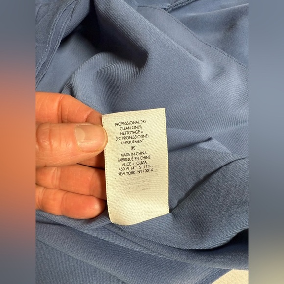 ALICE & OLIVIA Blue Idalla Silk Ruffled cold shoulder Blouse size M - Picture 13 of 15